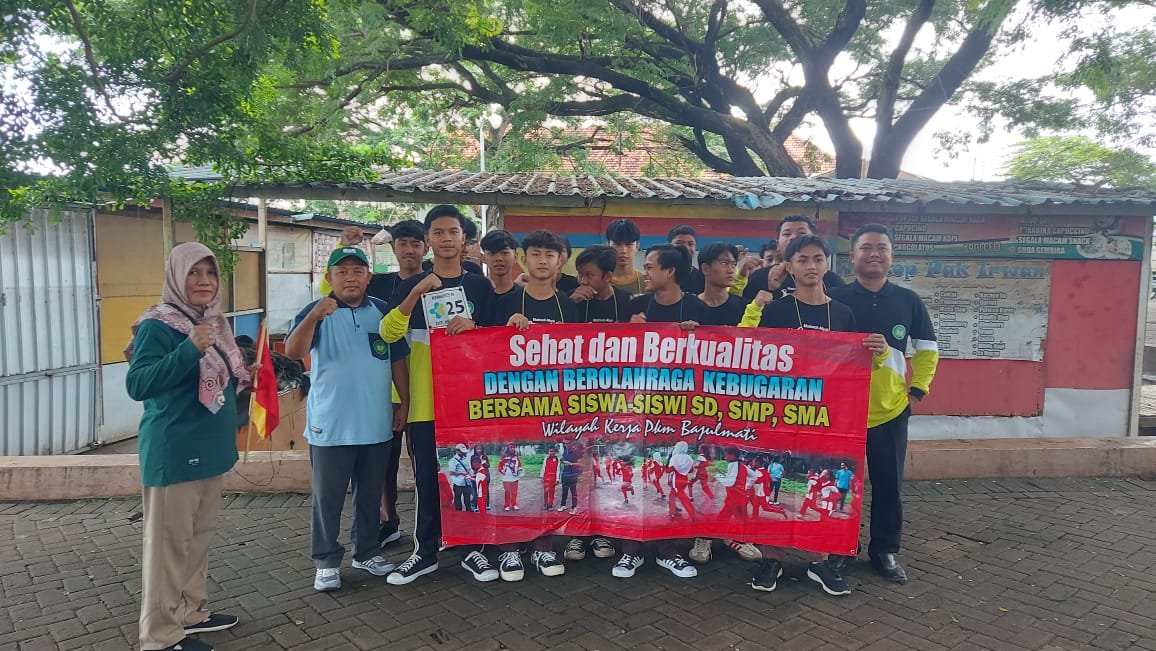 Sinergi Sehat: Siswa MA Al Imarah Ikut Ramaikan Olahraga Kebugaran Puskesmas Bajulmati di RTH